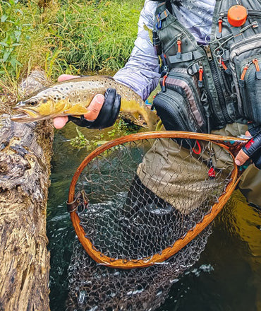 Fly Vest: The Essential Gear for Saltwater, Wading, and Backcountry Fishing with Rod Holder