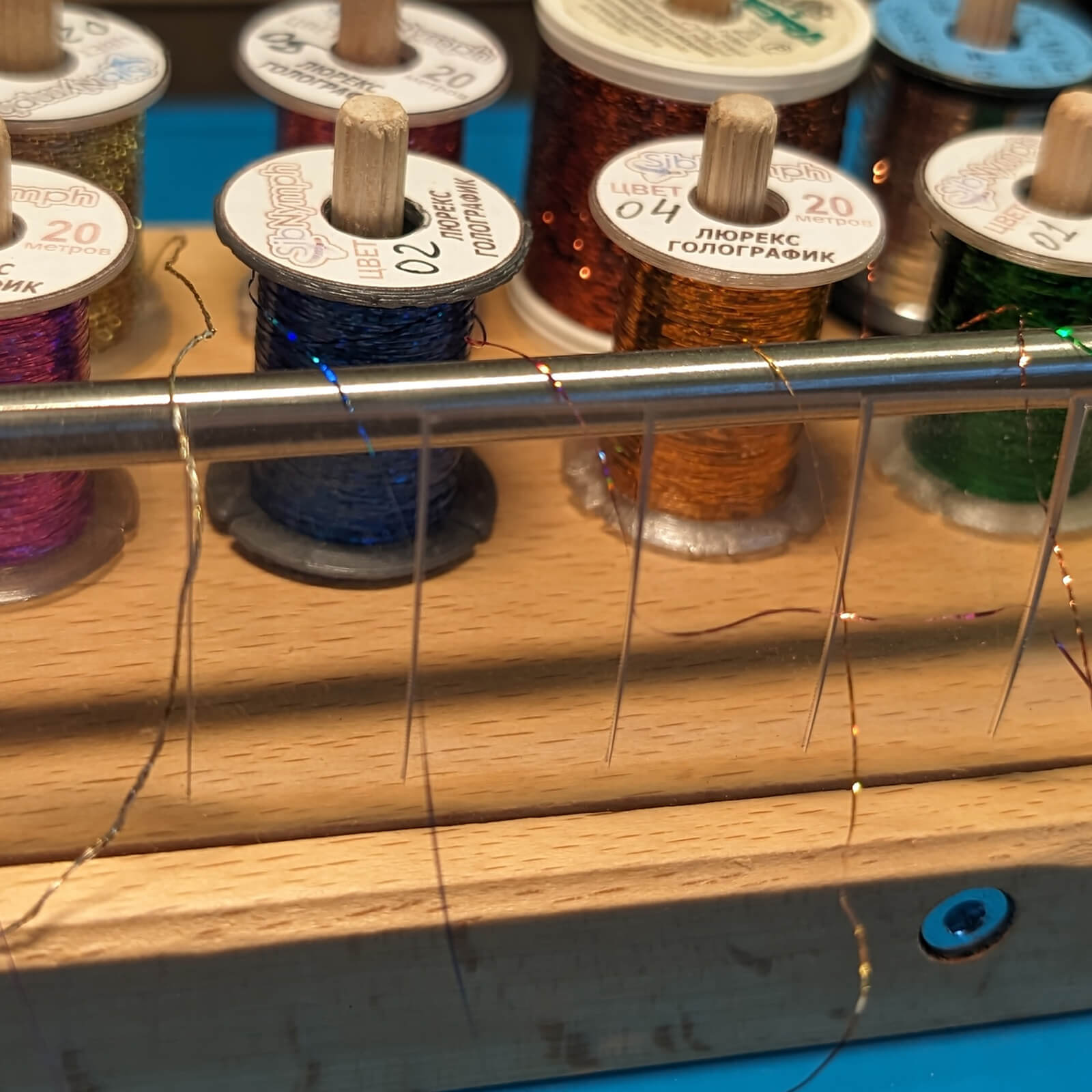 Ussuris Wooden Fly Tying Spools Thread Holder Stand, Thread Organizer for Fly Fishing Tying Materials